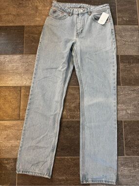 Voyage high rise sLight Wash Straight Leg Jeans, weekday 29/32, new